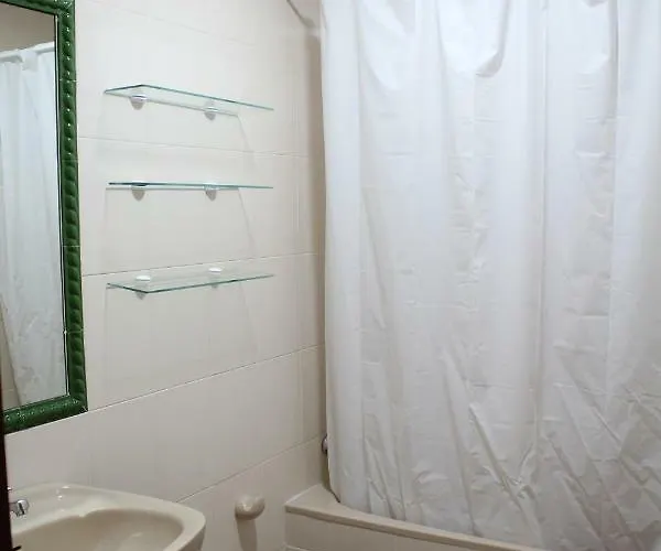 Nueva 13 * רונדה